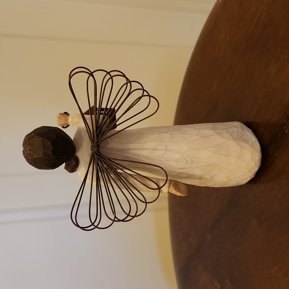 Hallmark inspirational Willow Tree Angel of Hope - Picture 3 of 5